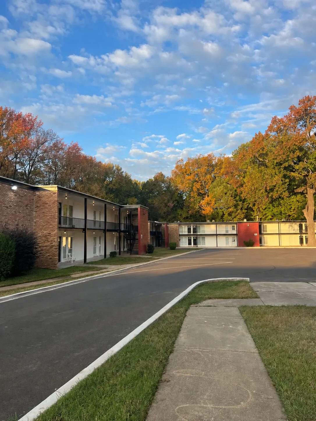 North Pointe Apartments — 3213 Thomas St, Memphis, TN 38127
