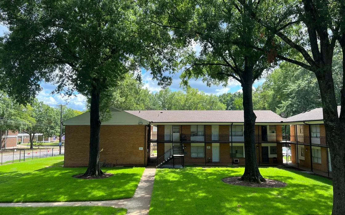 Grand Oaks property photo